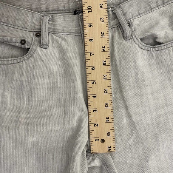 Gap Slim Straight Mens Size 30X30 Gray Light Wash Denim Mid Rise Jeans - Picture 8 of 9